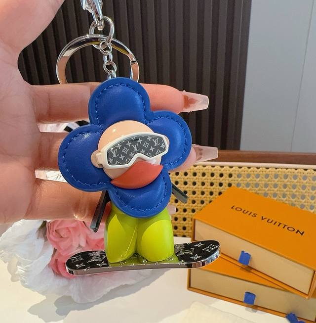 Louis Vuitton Lv New Keyring Bag Accessory Car Key Charm Vivienne Skateboard Off