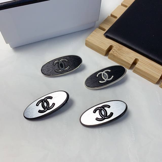 Chanel Chanel Hairpin Matte Metal Logo Side Hair Clip Bangs Clip Press Clip Dail