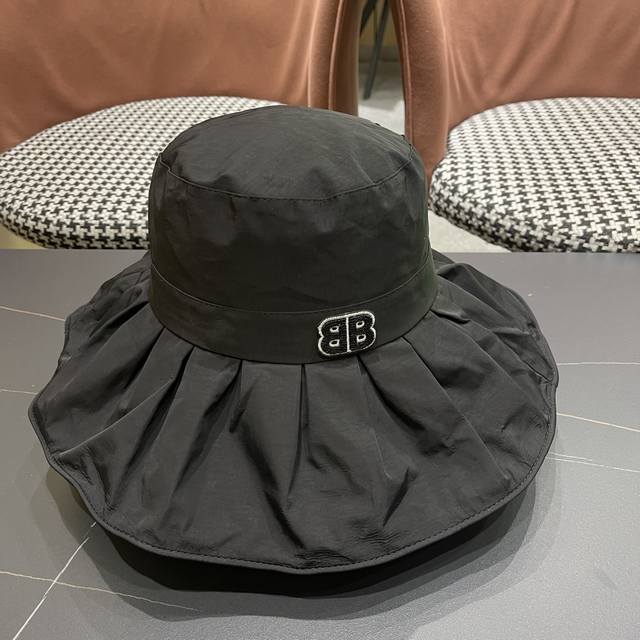 Balenciaga Paris 2025 Summer New Arrival Fisherman's Hat, A Simple And Versatile