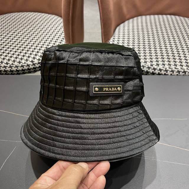Prada Checkered Fisherman's Hat With A Super Stylish Design, Refreshing And Eye-