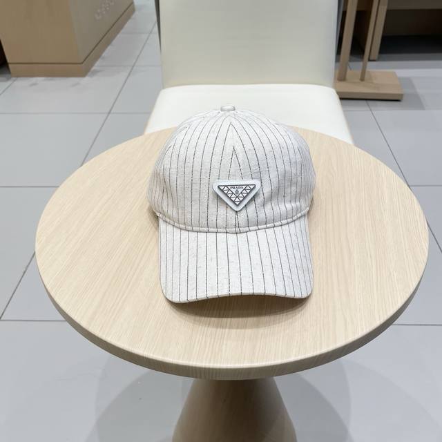 Prada 2025 Early Autumn New Arrival Luxury Baseball Cap, Classic Style For Both