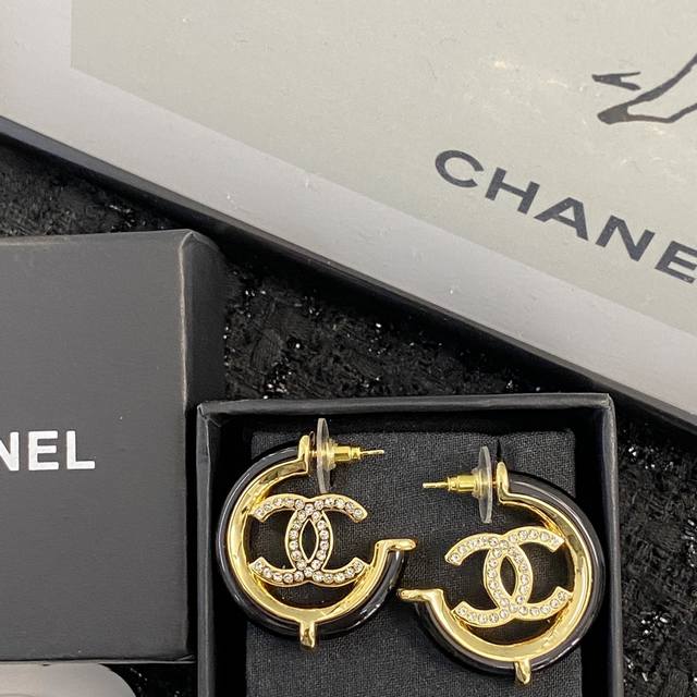 Chanel Earring Hot Seller New Arrival, Zp Chan 23 Retro Enamel Black And Gold Do