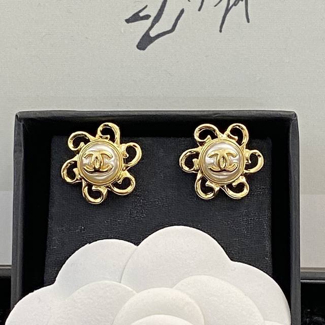 Chanel Earring Bestseller New Arrival - Zp Chan 23 Sunflower Pearl Earring
