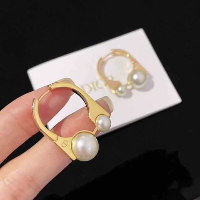High-Quality, Details As Shown In The Photo. D-Sized Pearl Arch Earrings, Z 4200