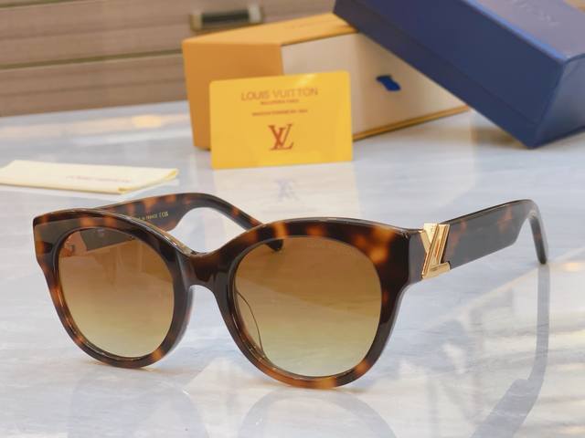 Louis Vuitton New Sunglasses, Model: Z2426E, Size: 53Mm 21-140