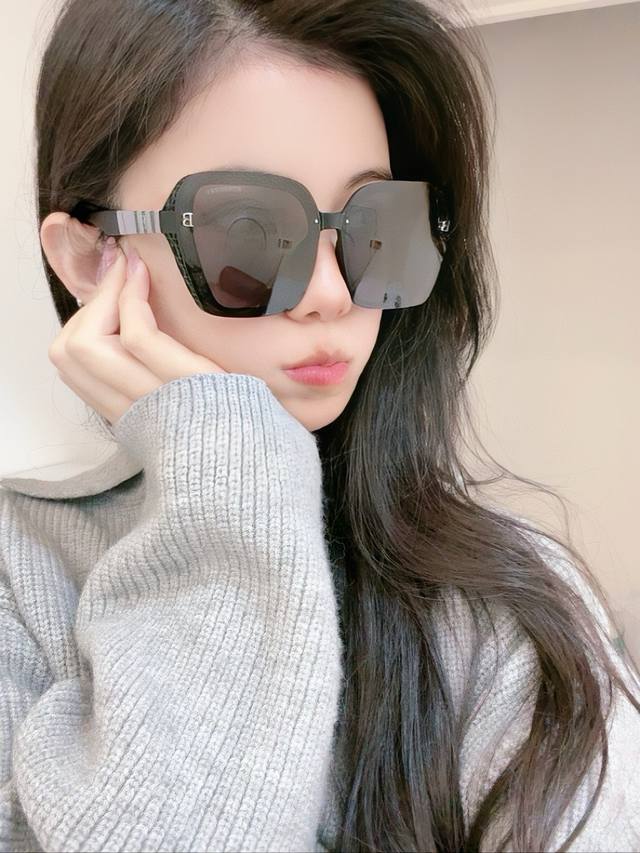 Polarized Series Sunglasses, Authentic Version, Burberry's Viral Classic Luxury