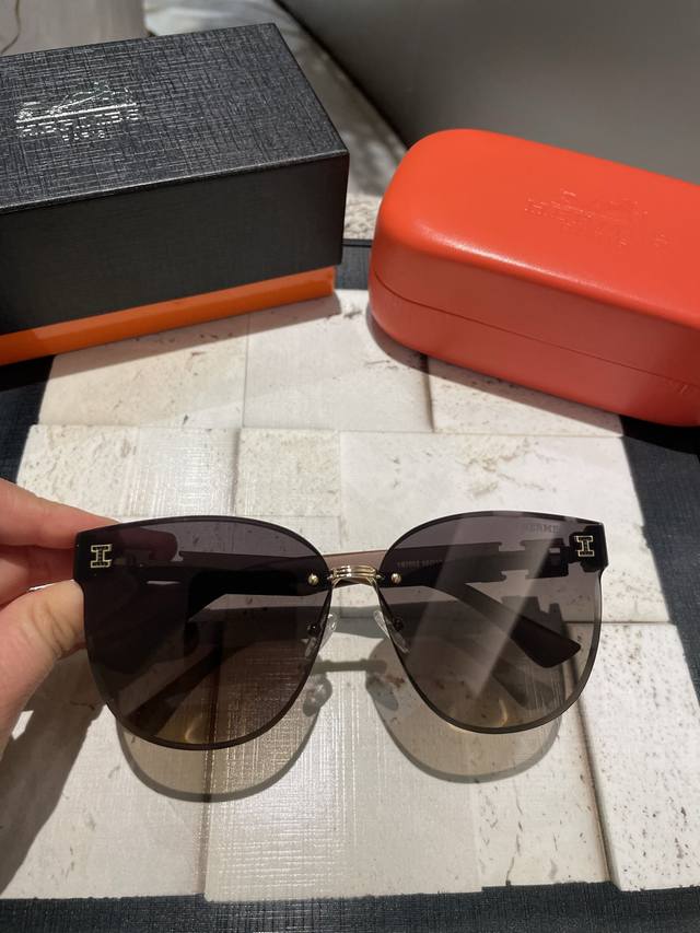 Herm S Women's Sunglasses High-Definition Nylon Lenses, Face-Slimming And Fashio