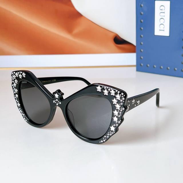 Gucc* Model: Gg1095S Size: 54 Inches 20-145