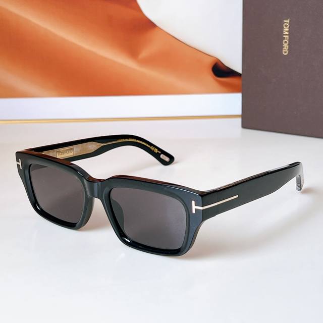 Tom For* Model: Ft1203 Size: 54-19-135