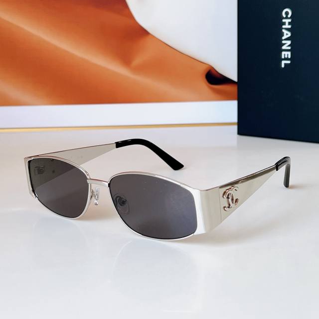 Chanel Model: 08846 Size: 65-14-145