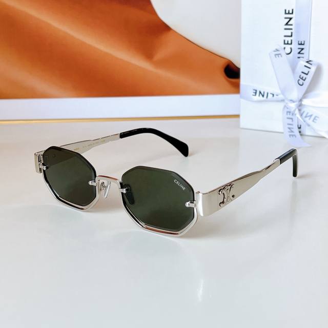 Celine* Model: Cl42118U Size: 52-23-145