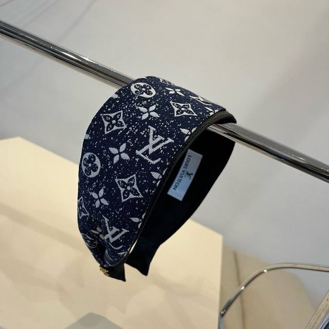 Louis Vuitton New Hairband