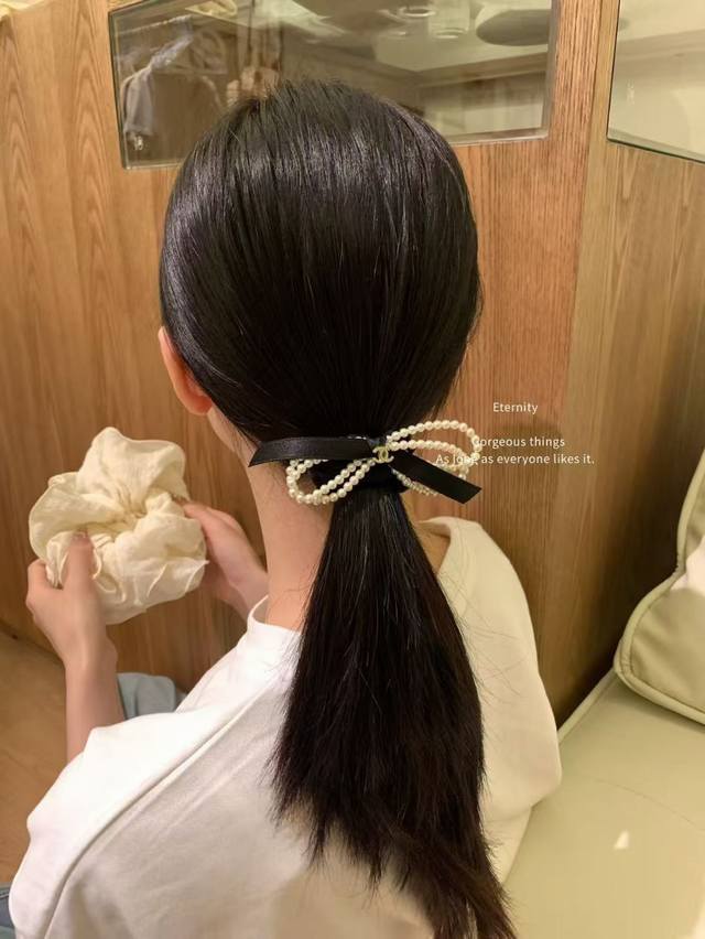 Chanel Pearl Bow Rubber Band,