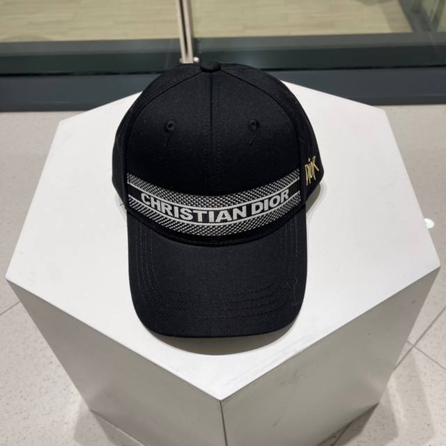 Dior New Original Embroidered Letter Baseball Cap, Exquisite And Elegant, Cool A