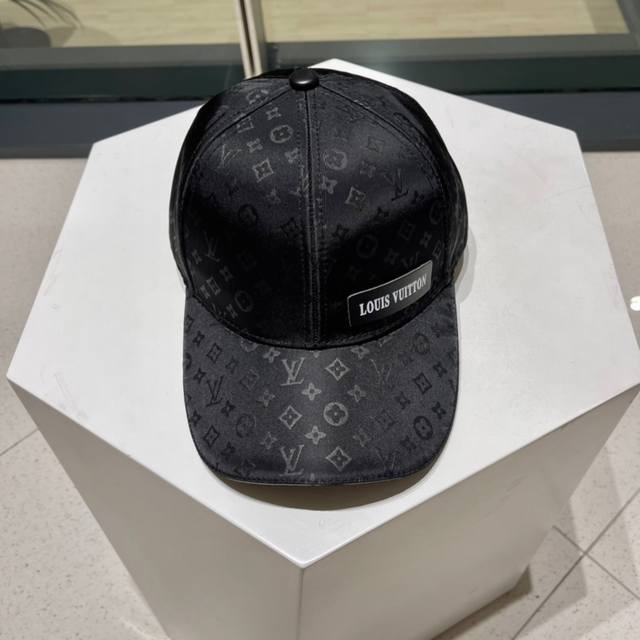 Lv Official Store New Arrival Baseball Cap, High-End Brand Synchronized, Super V