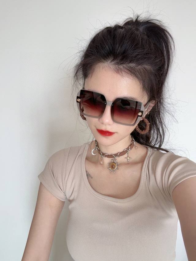 Gucci 2025 Spring New Arrival Trendy Bestseller Fashionable Square Frame Sunglas