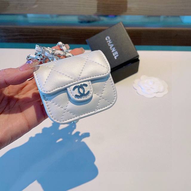 Chanel Classic Diamond Pattern Universal Earphone Case Official 1:1 Earphone Cas