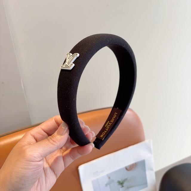 With Packaging Louis Vuitton New Arrival Hairband, Fashionable Headband, The Lat