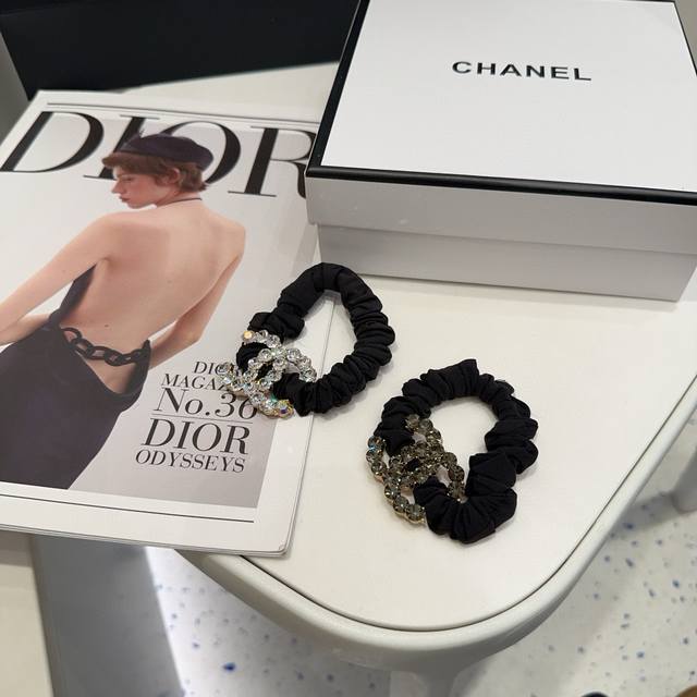 Special Packaging Box Chanel Latest Small Diamond Hairband, Especially Beautiful