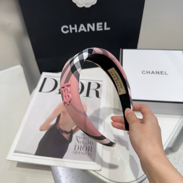 With Packaging Box Burberry Latest Checkered Hairband, Fashionable And Trendy, P