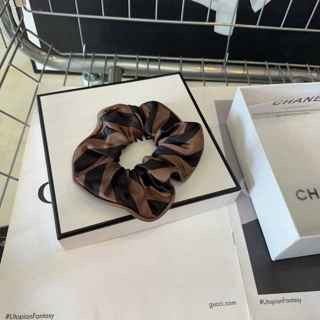 With Packaging Box Fendi Fendi's New F-Shaped Hairband, Vintage Charm, Simple An