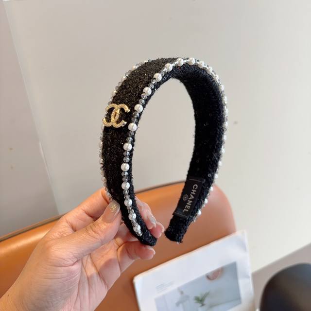 Special Packaging Chanel New Chanel-Style Hairband, Retro Design, Trending Onlin