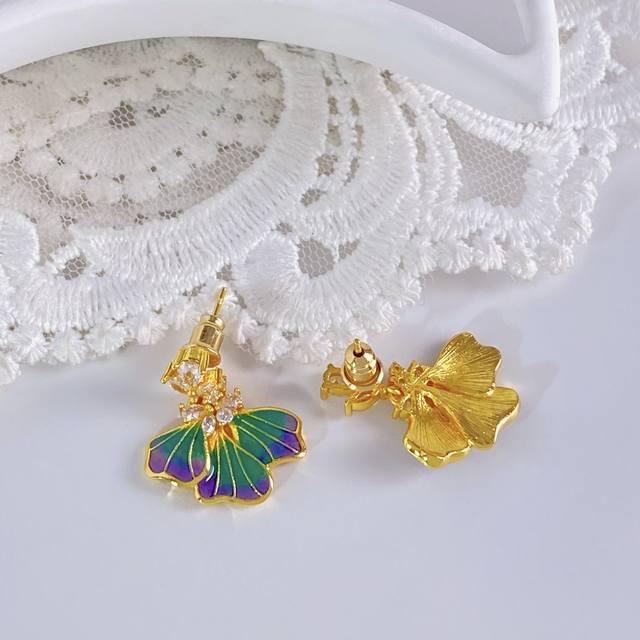 No Label, Niche Design, Luxury Fashion, Gradient Petal Iris Diamond Stud Earring