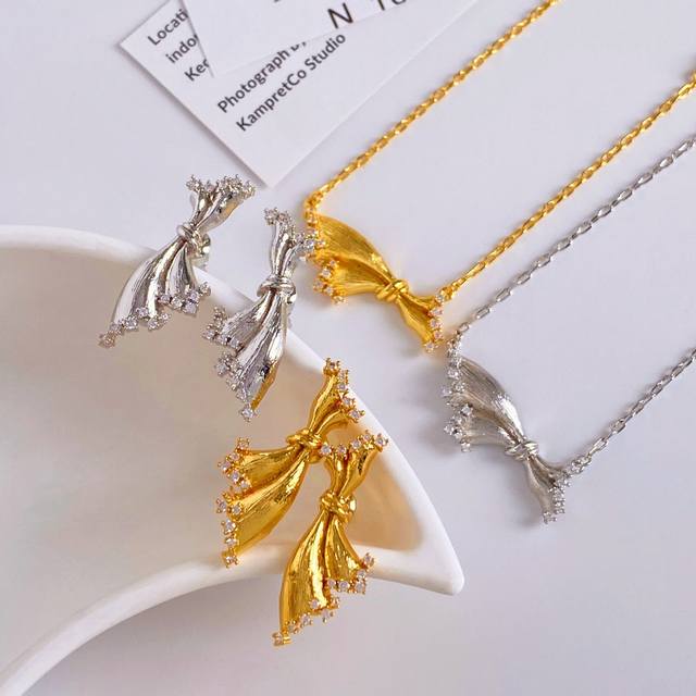 Ear Studs Necklace Unlabeled Niche Design Italian Brushed Metal Dress-Shaped Dia