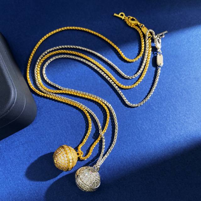 Piaget European And American Style Fashion Full Diamond Metal Ball 3D Pendant Ne