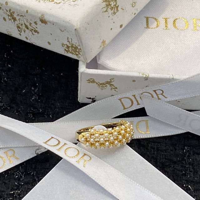 Dior's New Pearl Ring Is Now Available! Dior's Signature Elegant Style! A Must-H
