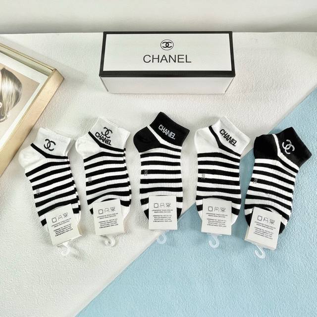 With Packaging, One Box Of Five Pairs Chanel High-End Boat Socks ~ Stunningly Be