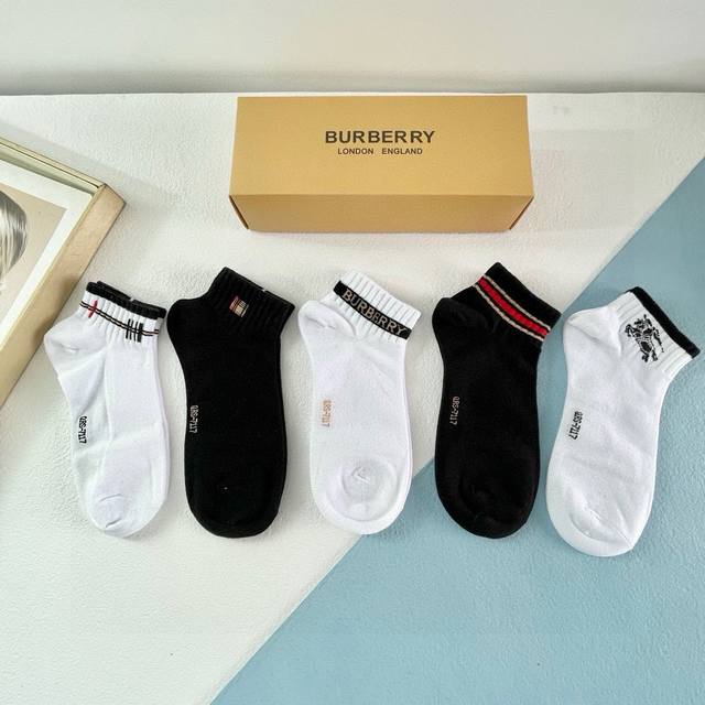 With Packaging One Box Of Five Pairs Burberry Latest Style Boat Socks, Same As T