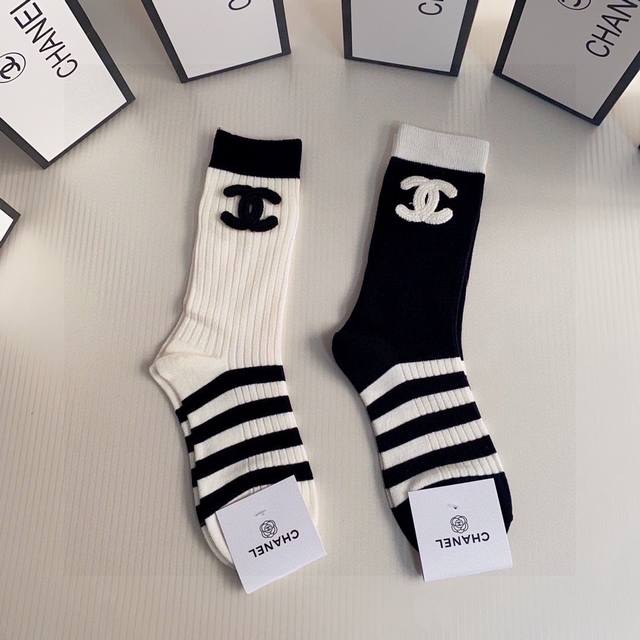 Special Packaging Chanel New-Style Cashmere Mid-Length Socks! Two Pairs Per Box,