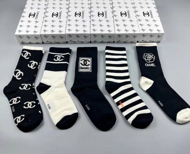 Special Chanel New Women's Socks, One Box Of Five Pairs, 100% Cotton Material, S