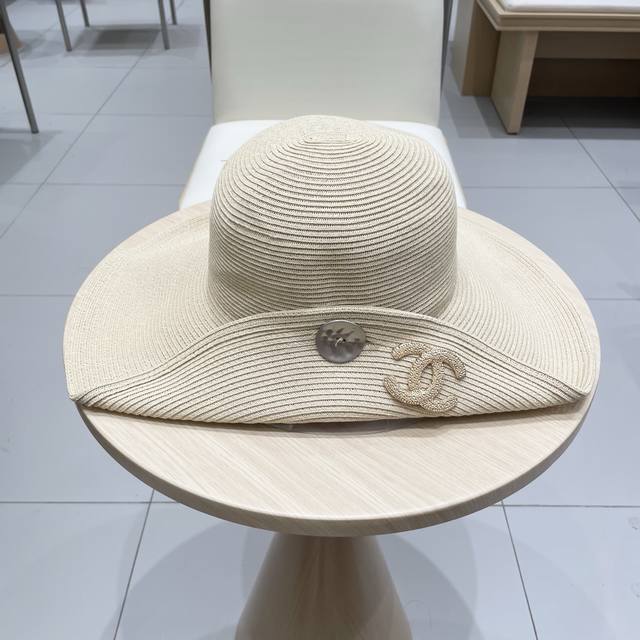 Chanel 2025 New Straw Hat For Women, Beach-Ready Wide-Brimmed Sun Hat, Foldable