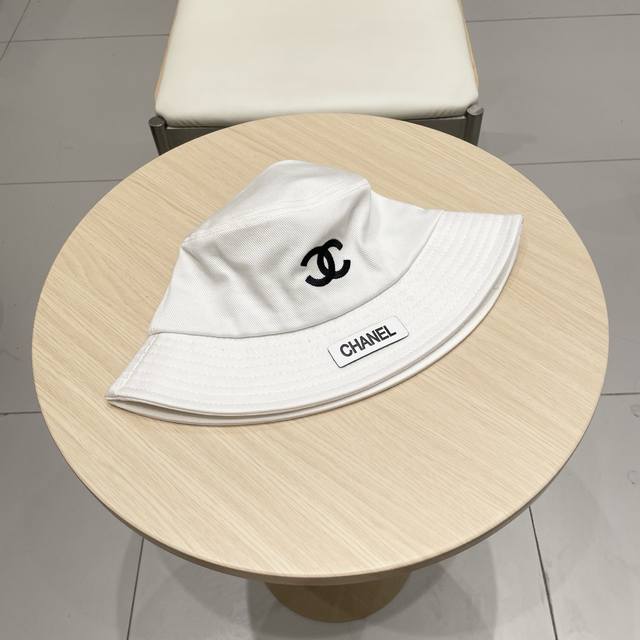 Chanel New Simple Embroidered Logo Fisherman's Hat, New Arrival, High-End Design
