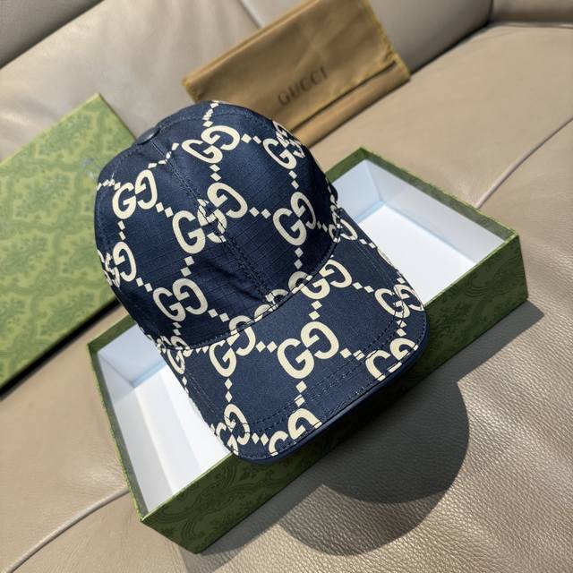 Official New Arrival, Comes With A Fabric Bag. Gucci's Latest Authentic Baseball