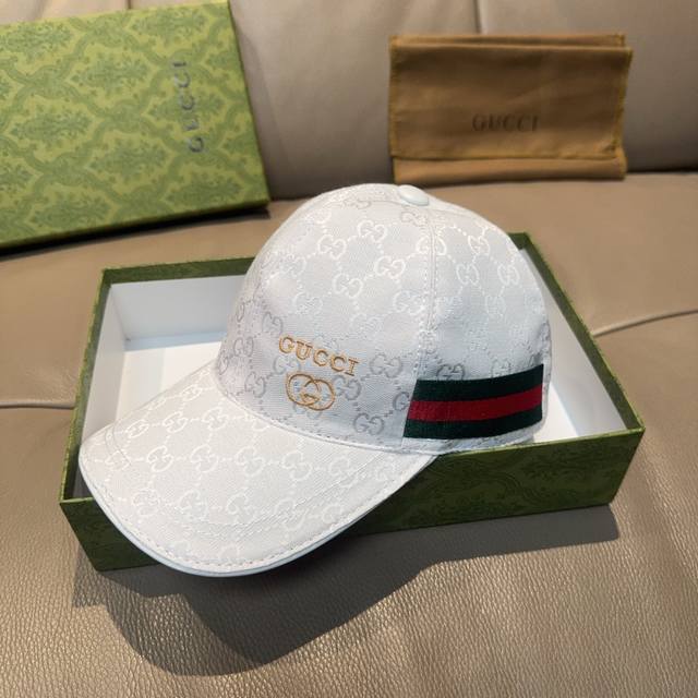 Timeless Classic Style Now Available! Comes With A Box And Cloth Bag, Gucci Clas