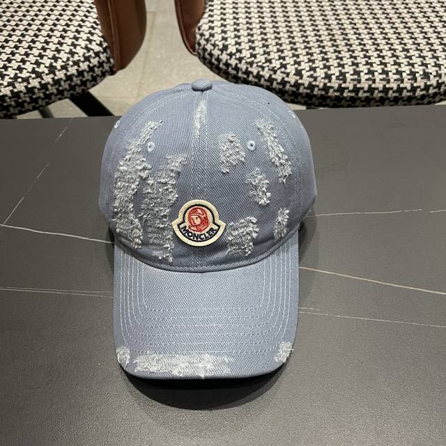 Moncler 2025 New Arrival Minimalist Luxury Baseball Cap, Unisex Design ~ Simple