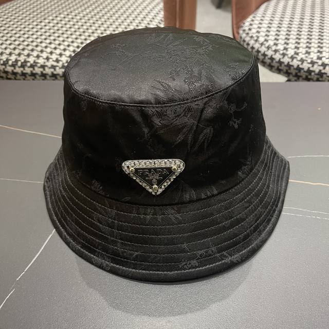 Prada New Chinese-Style Fisherman's Hat With A Strong Design Aesthetic, Refreshi