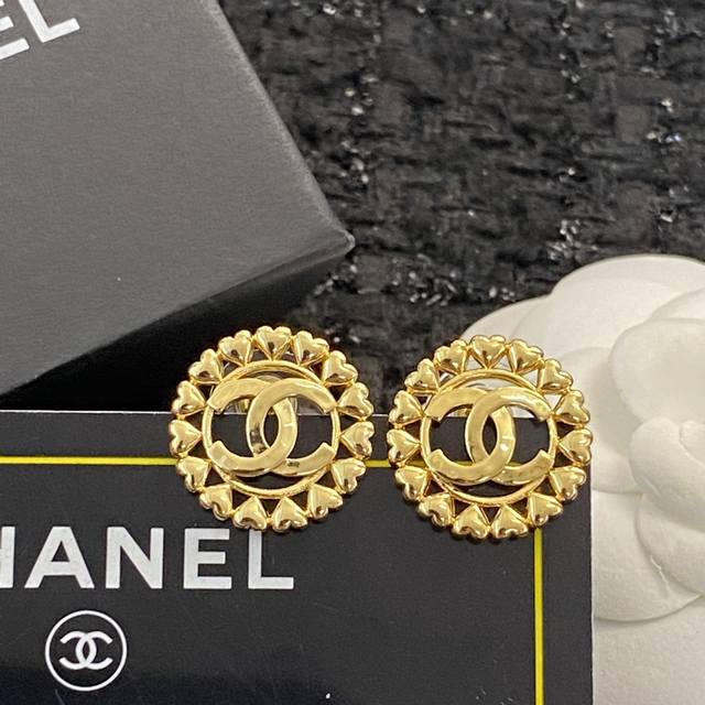 Chanel Earring Bestseller Now Available, Same As In-Store Chan 23 Retro Heart-Sh