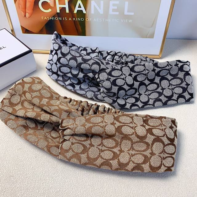 Coach Coach Headband Minimalist Fashion Headband, Essential Accessory For Hair S
