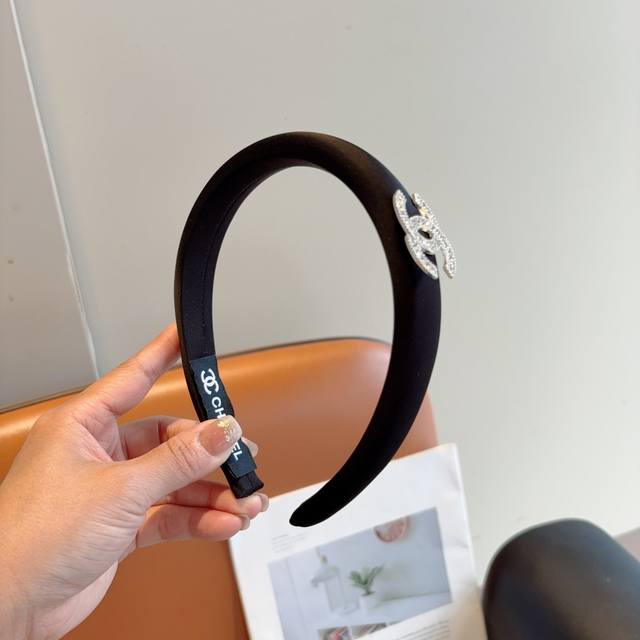 With Packaging Chanel Chanel Latest Small Chanel Hairband, Chanel Grandmother-St
