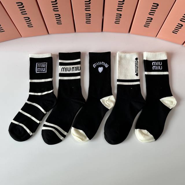 Special Counter Packaging Miumiu New Mid-Length Pile Socks! Five Pairs Per Box,