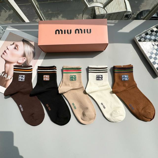 Packaging: One Box Contains Five Pairs Of Miu Miu High-Quality, Super-Popular So