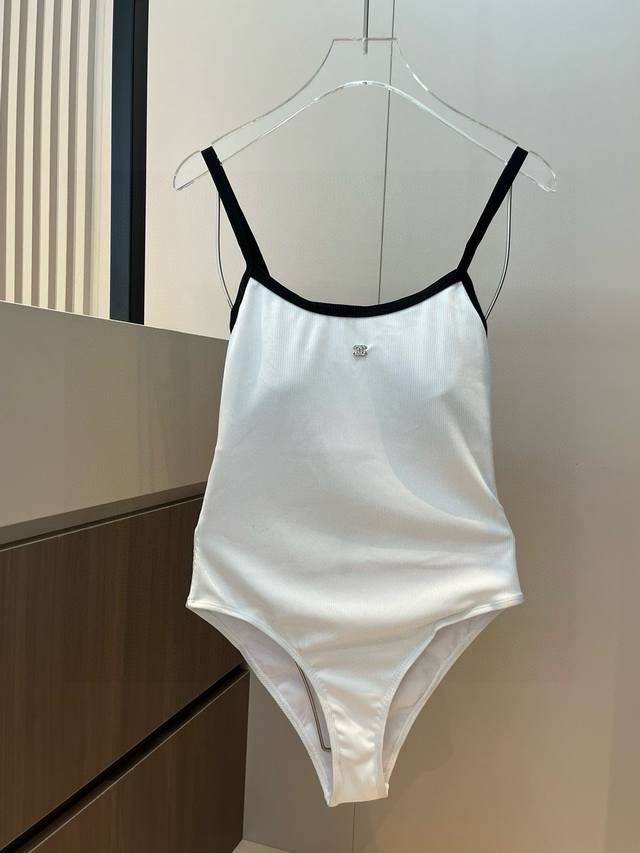 Chanel New One-Piece Swimsuit Suitable For Various Occasions: Beach, Swimming Po