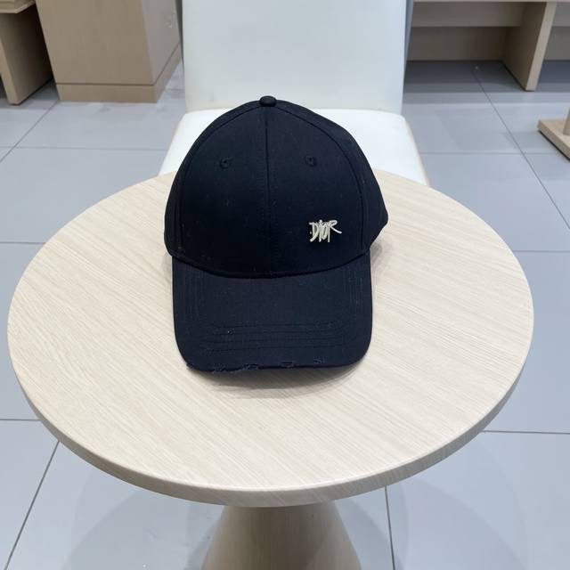 Dior New Arrival Minimalist Baseball Cap, New Arrival, High-Quality Design, Vers