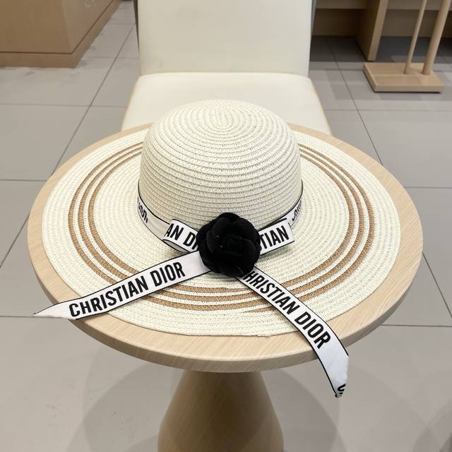 Chanel 2025 New Beach Hat, Straw-Woven Camellia-Patterned Bucket Hat, Essential