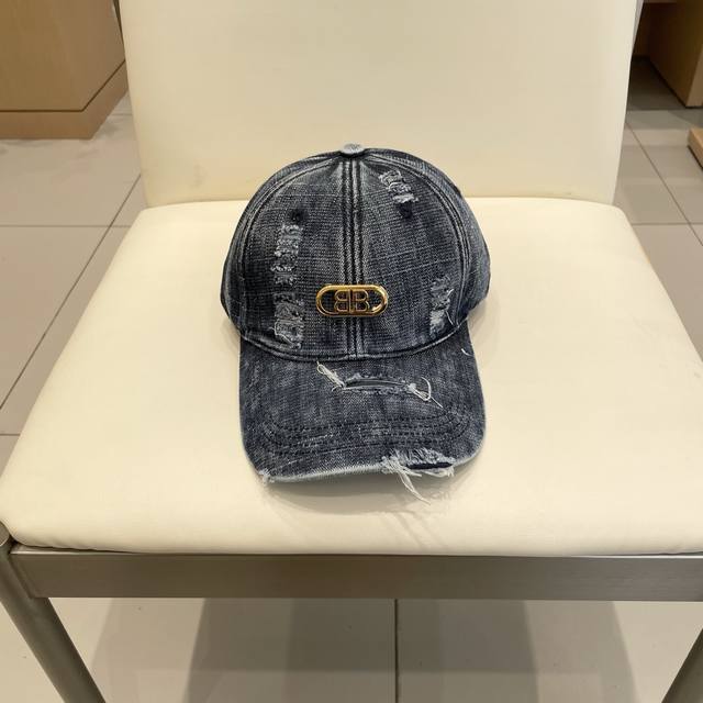 Balenciaga Paris Spring New Arrival Unique Baseball Cap, High-Quality Breathabil