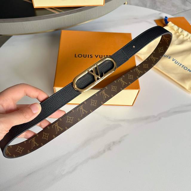 L0Uis Vuitt0N This Season's New Arrival, The Original Women's Belt From The Donk